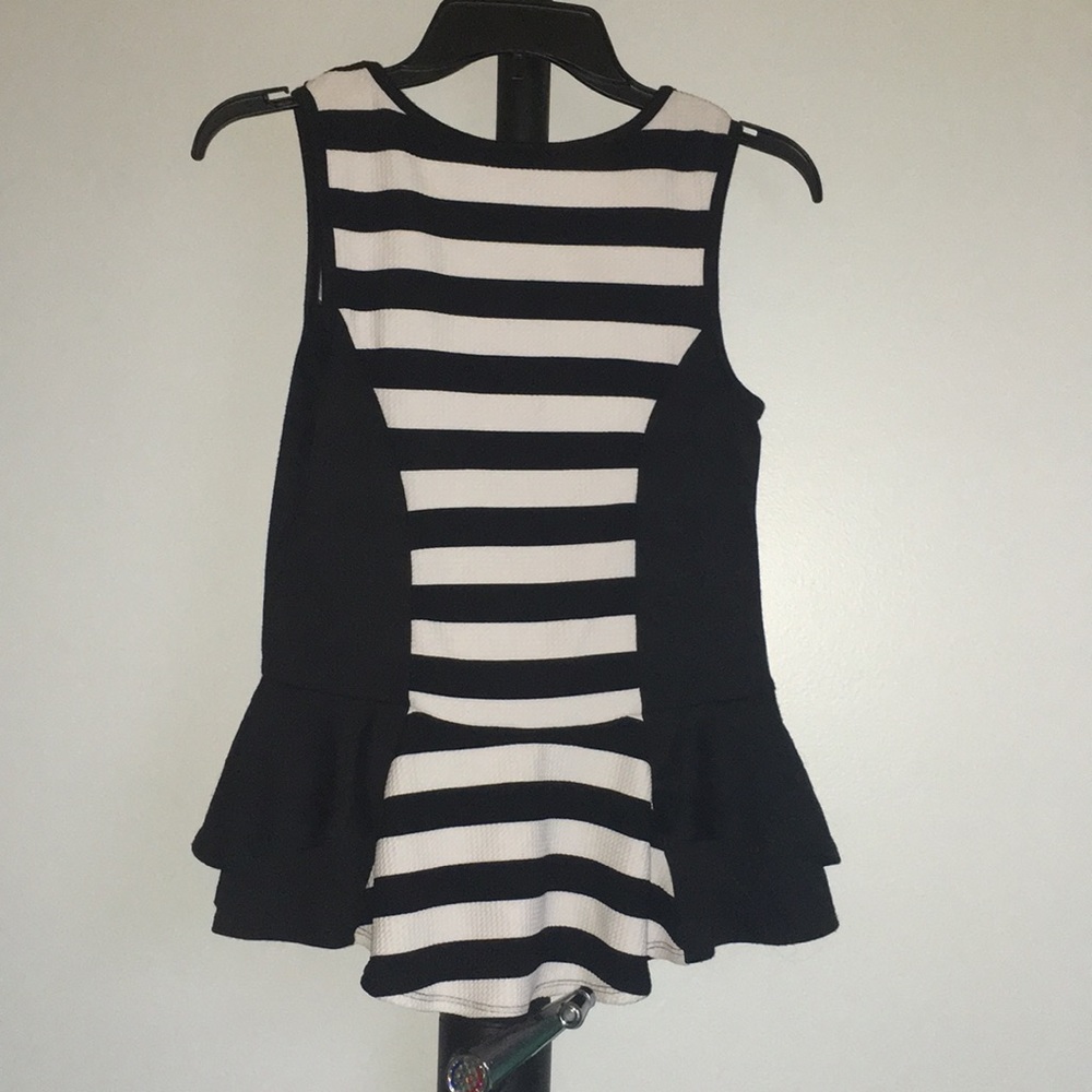 Top - Picture 2 of 2